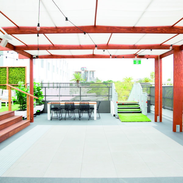 IMPERTEK - Hi-Line Rooftop Bar_02-2