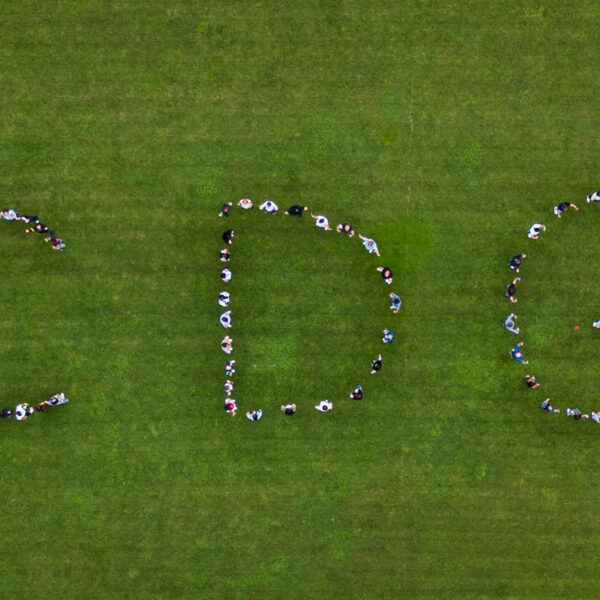 Contract District Group compie 10 anni